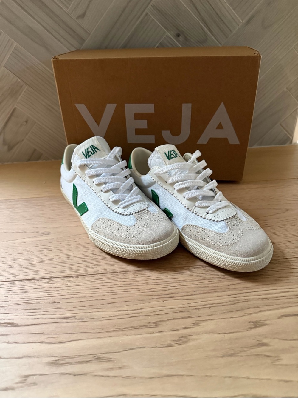 VEJA
Volley leather and suede-trimmed canvas sneakers